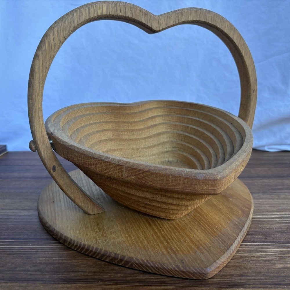 Folding Wood Heart Basket Accordion Collapsible Bowl Trivet Fruit Bread